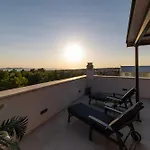 Maison Point